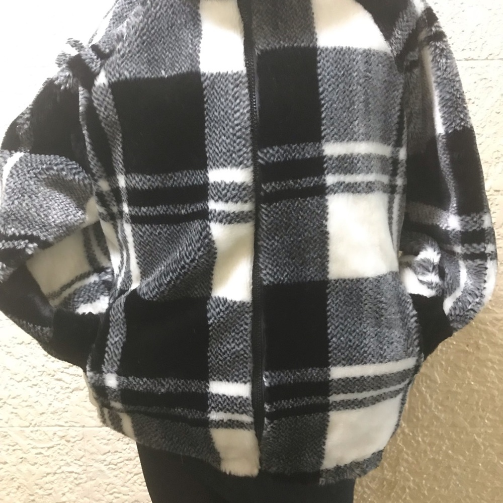 Bold Black &White Plaid Print